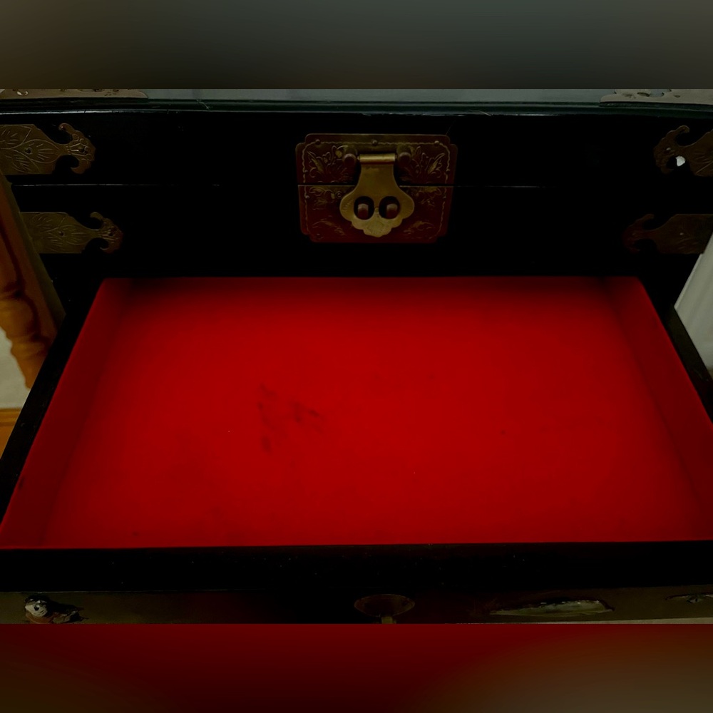 Korean Black Lacquer jewelry box